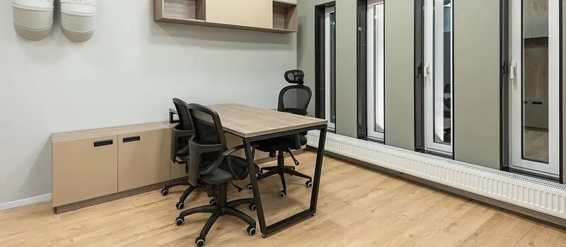 Producenci kontenerów biurowych: jak wybrać partnera do modułowego biura